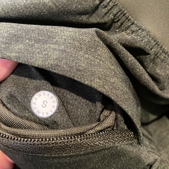 Lululemon Mens The Short linerless light weight size small - Picture 2 of 8